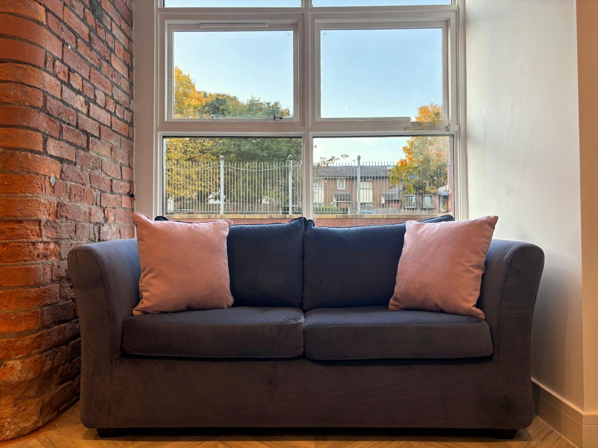 Manchester Apt, Free Parking, Business, Couples & Families Экстерьер фото