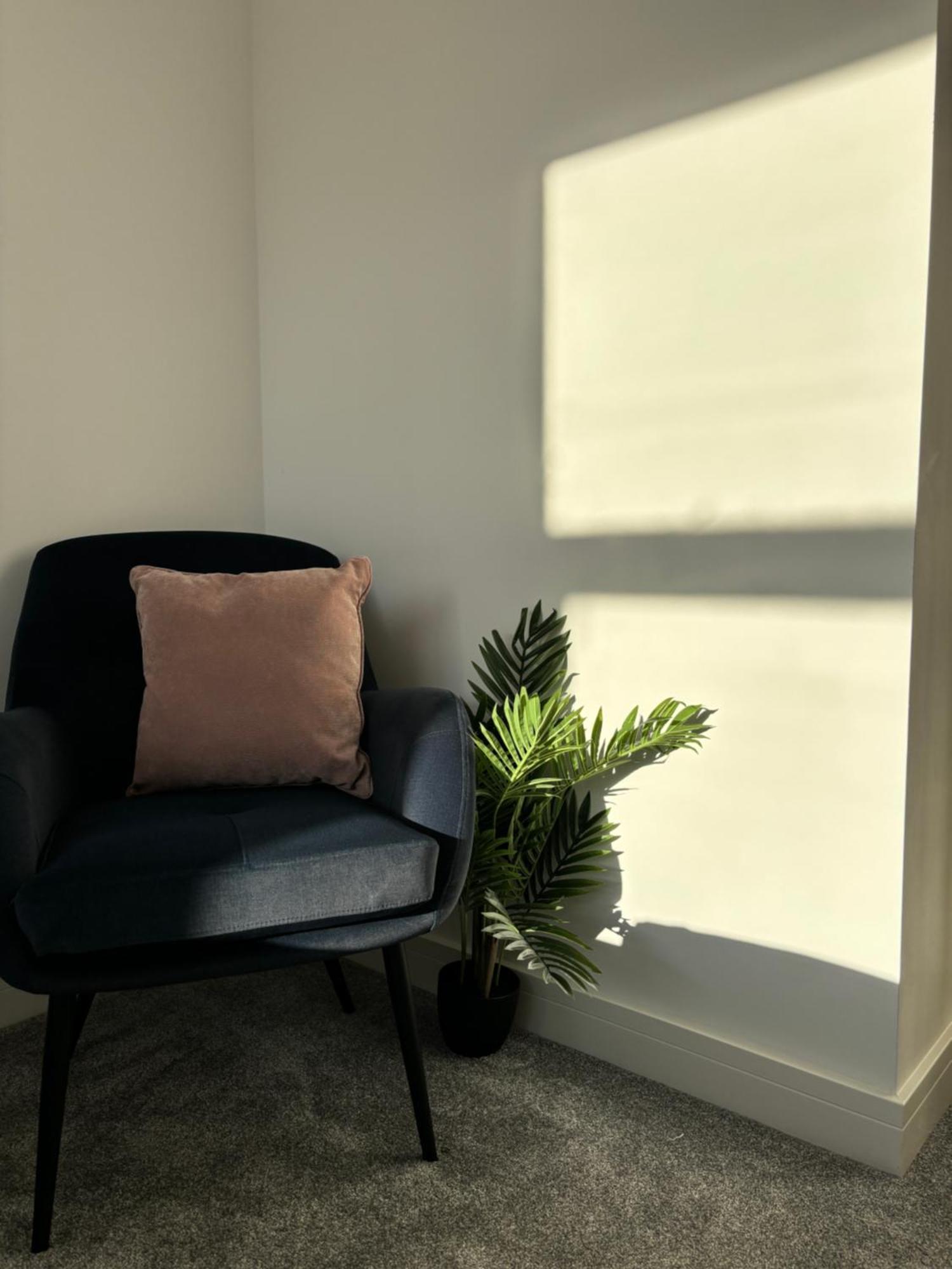 Manchester Apt, Free Parking, Business, Couples & Families Экстерьер фото